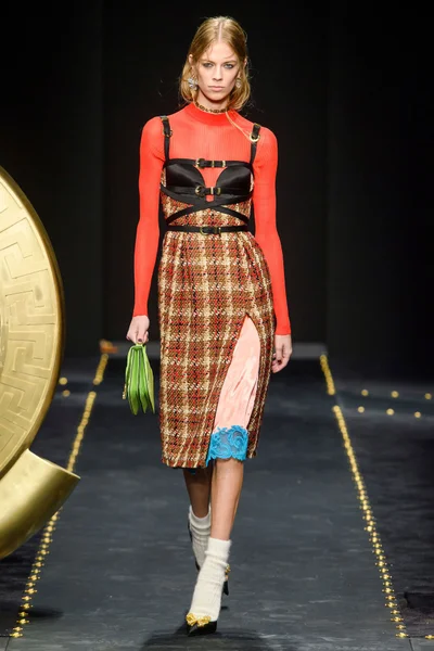 Look 22